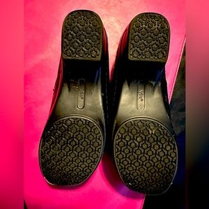 Nursing YUU Shoes. Memory foam, hardly worn.